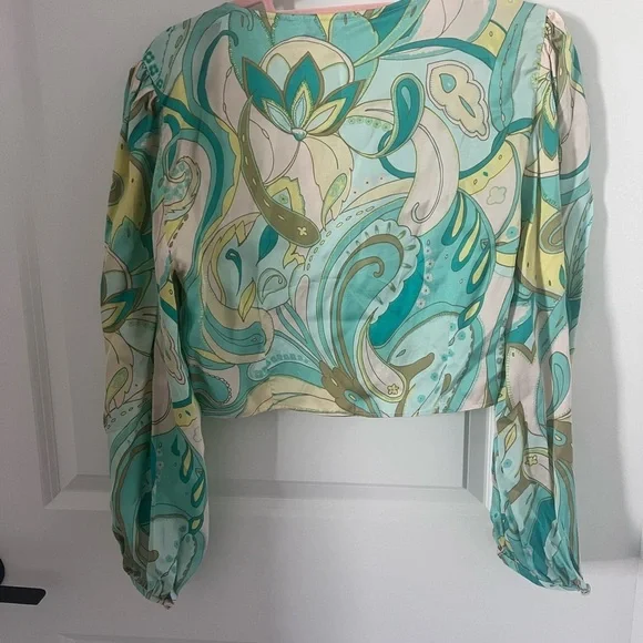 Stylish Multicolor Women's Top Size Large - Picture 10 of 12